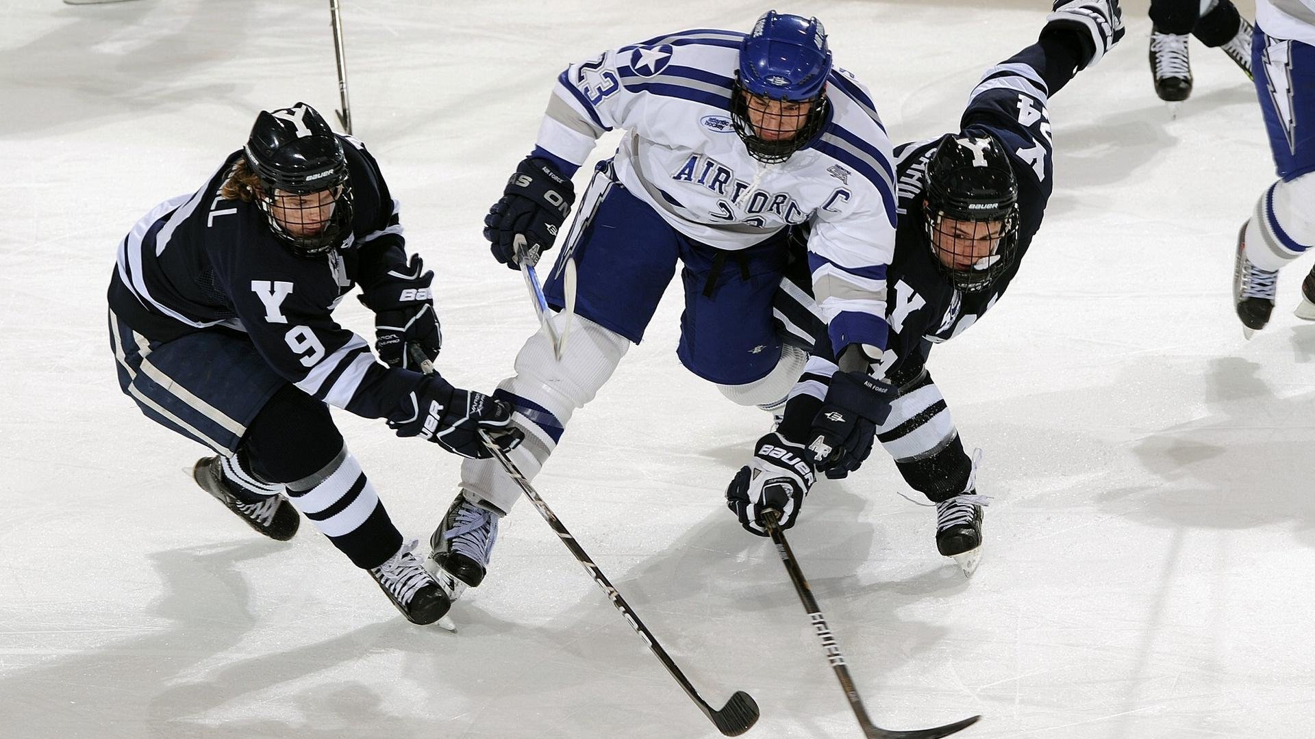 瑞安在场上的无缝配合让全黑队的战术变得更具层次感，瑞安打黑最新新闻